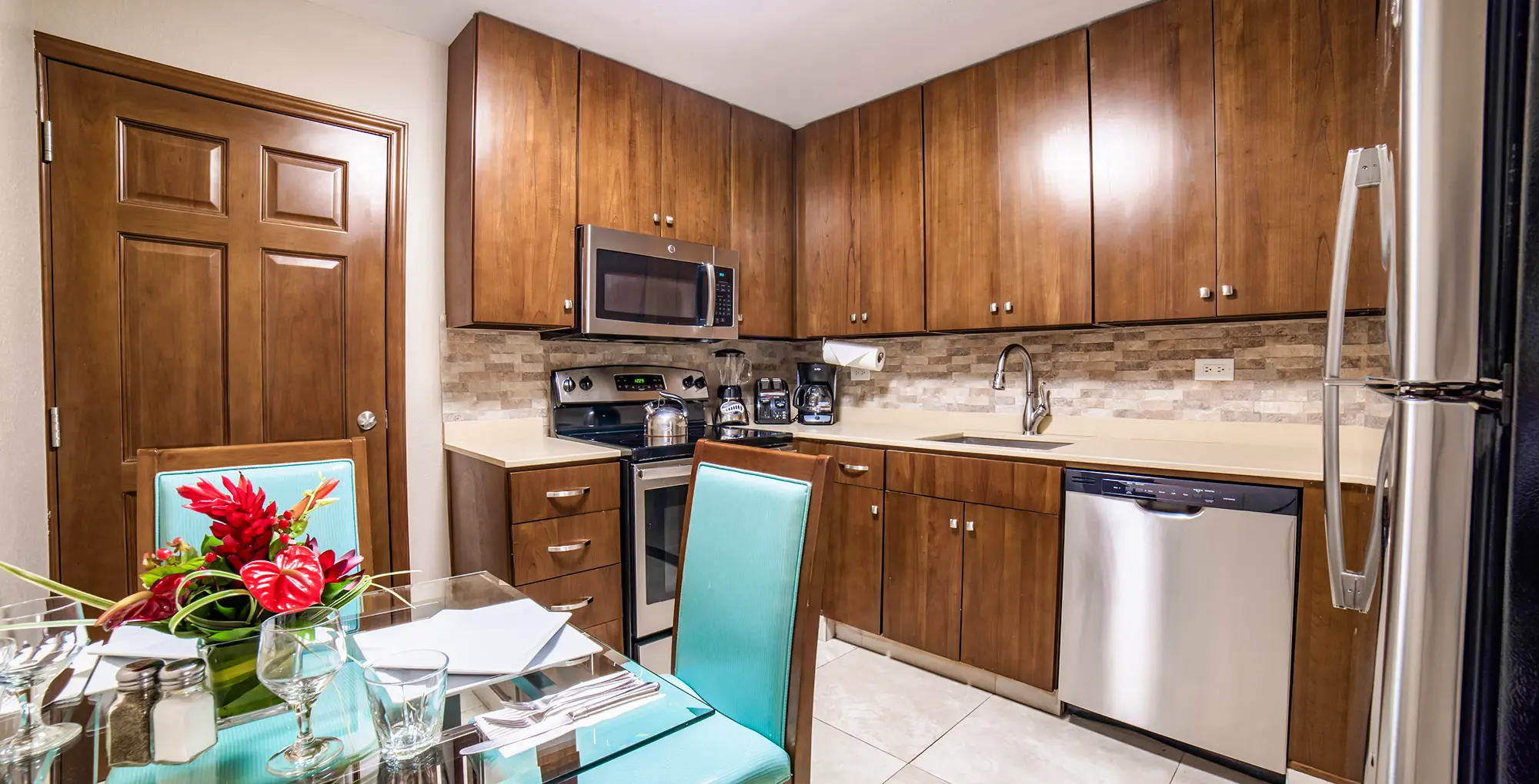 Deluxe Studio kitchen