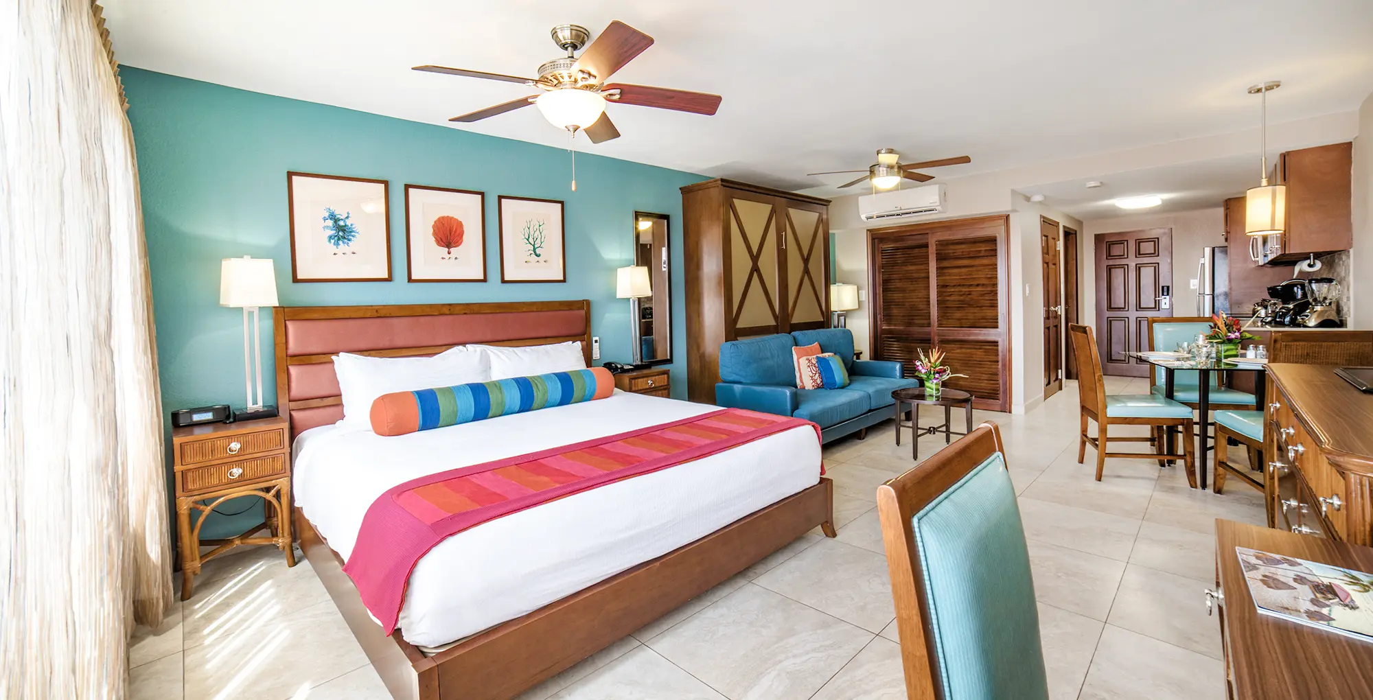 Deluxe Studio Plus living area